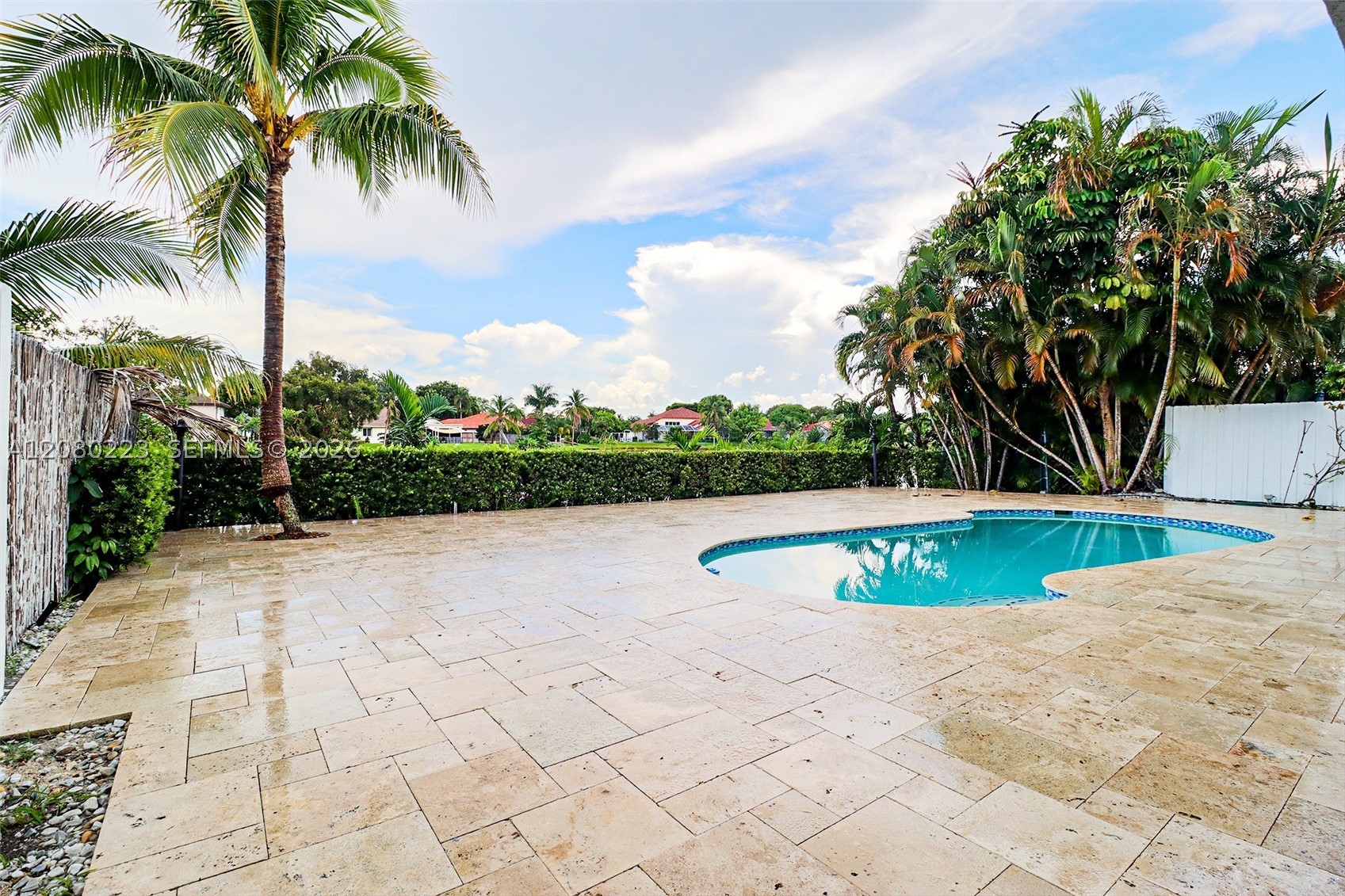 10262 SW 9th Ln, Pembroke Pines FL 33025