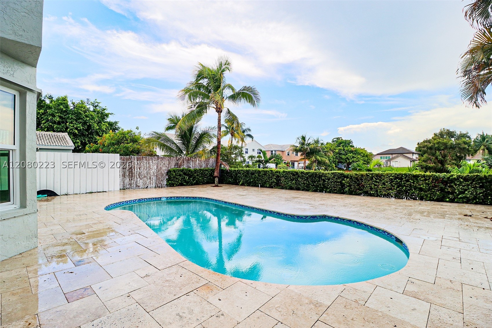 10262 SW 9th Ln, Pembroke Pines FL 33025