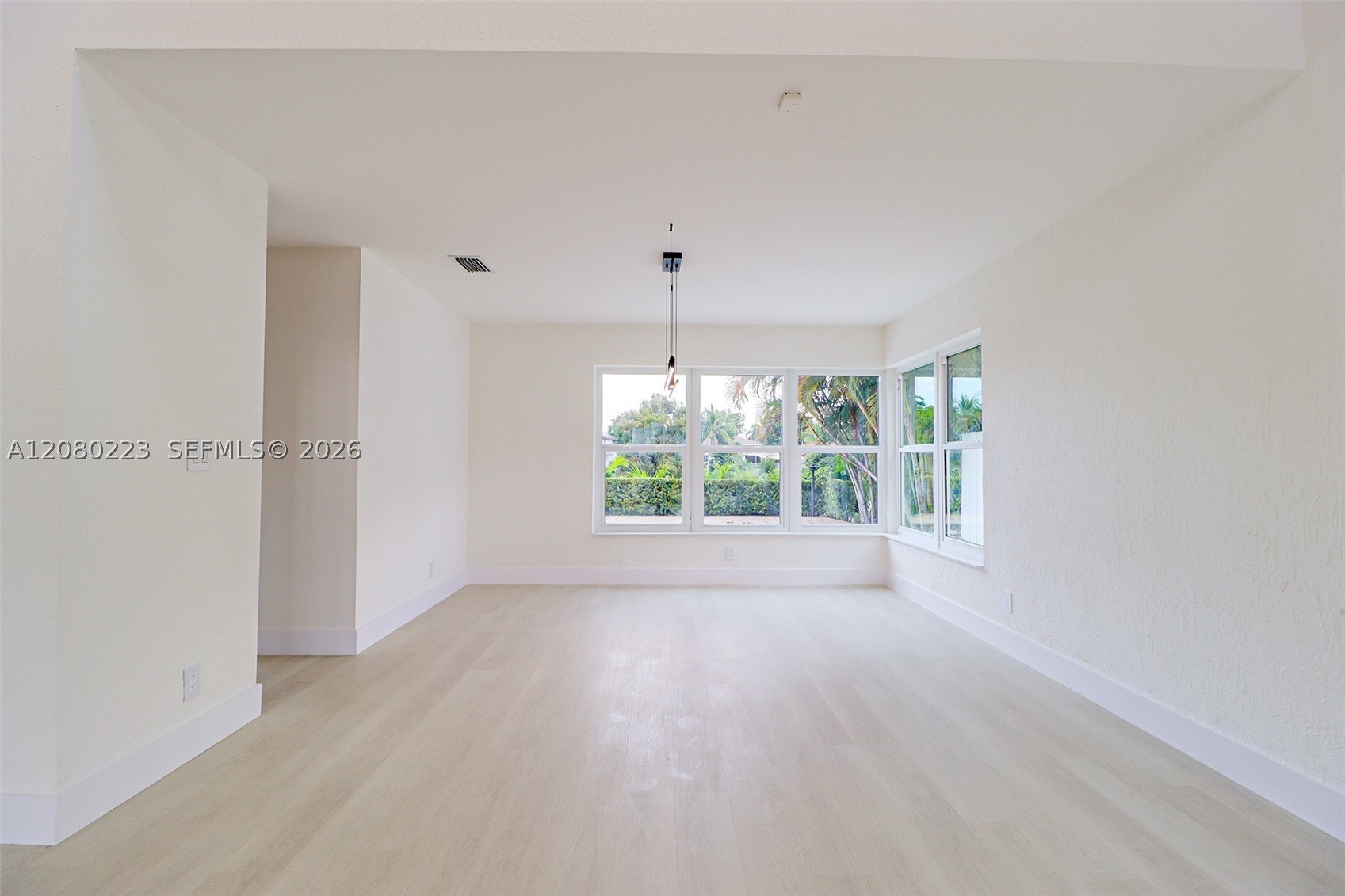 10262 SW 9th Ln, Pembroke Pines FL 33025