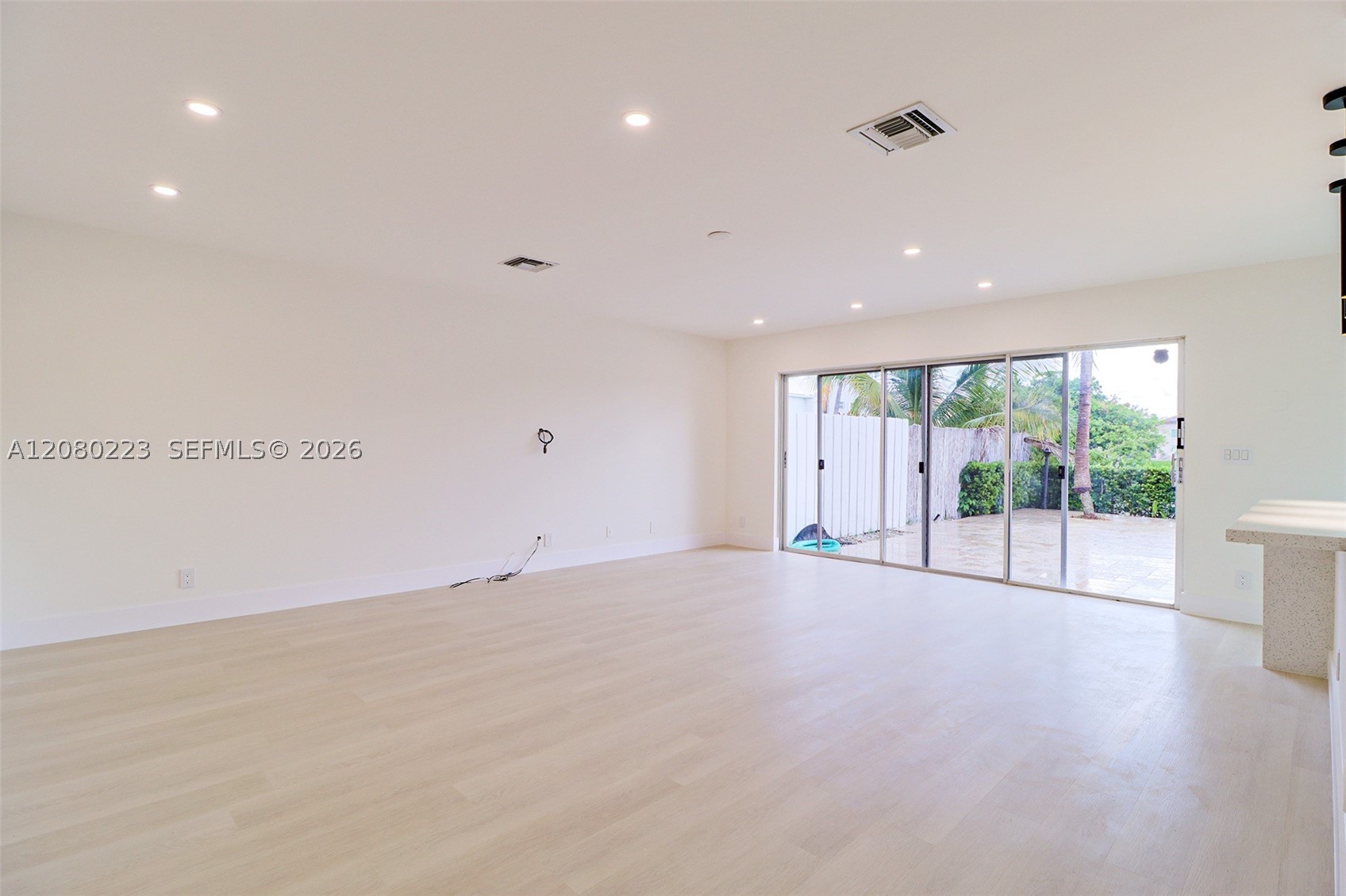 10262 SW 9th Ln, Pembroke Pines FL 33025