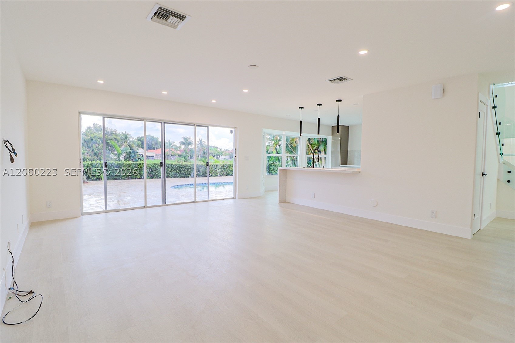 10262 SW 9th Ln, Pembroke Pines FL 33025