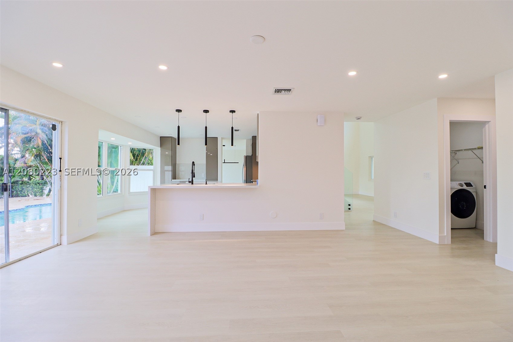 10262 SW 9th Ln, Pembroke Pines FL 33025