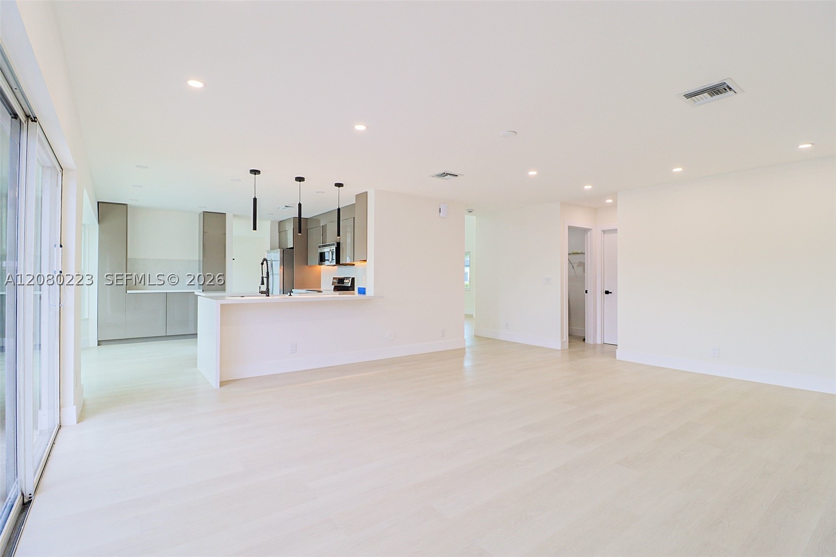 10262 SW 9th Ln, Pembroke Pines FL 33025