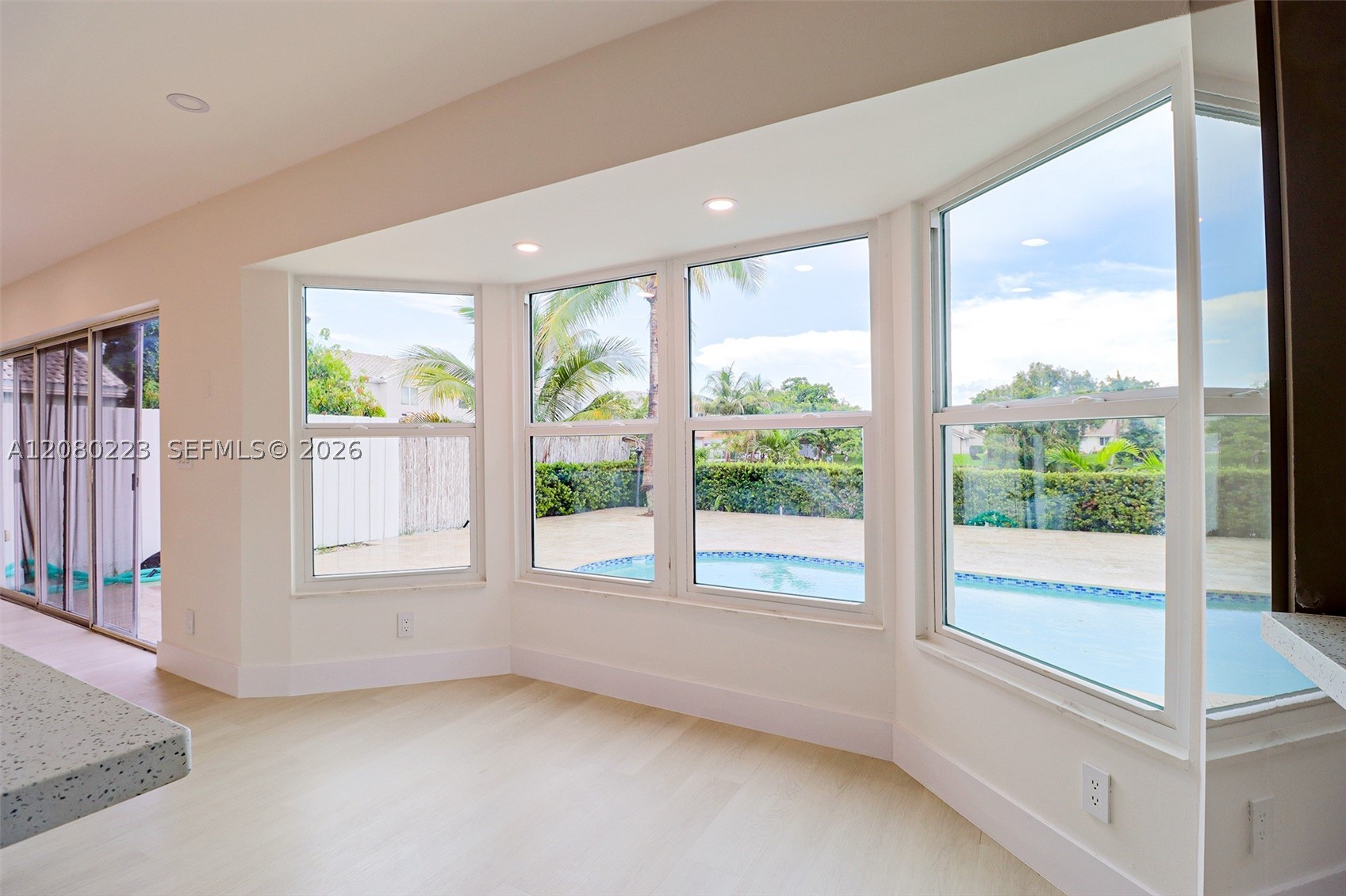 10262 SW 9th Ln, Pembroke Pines FL 33025