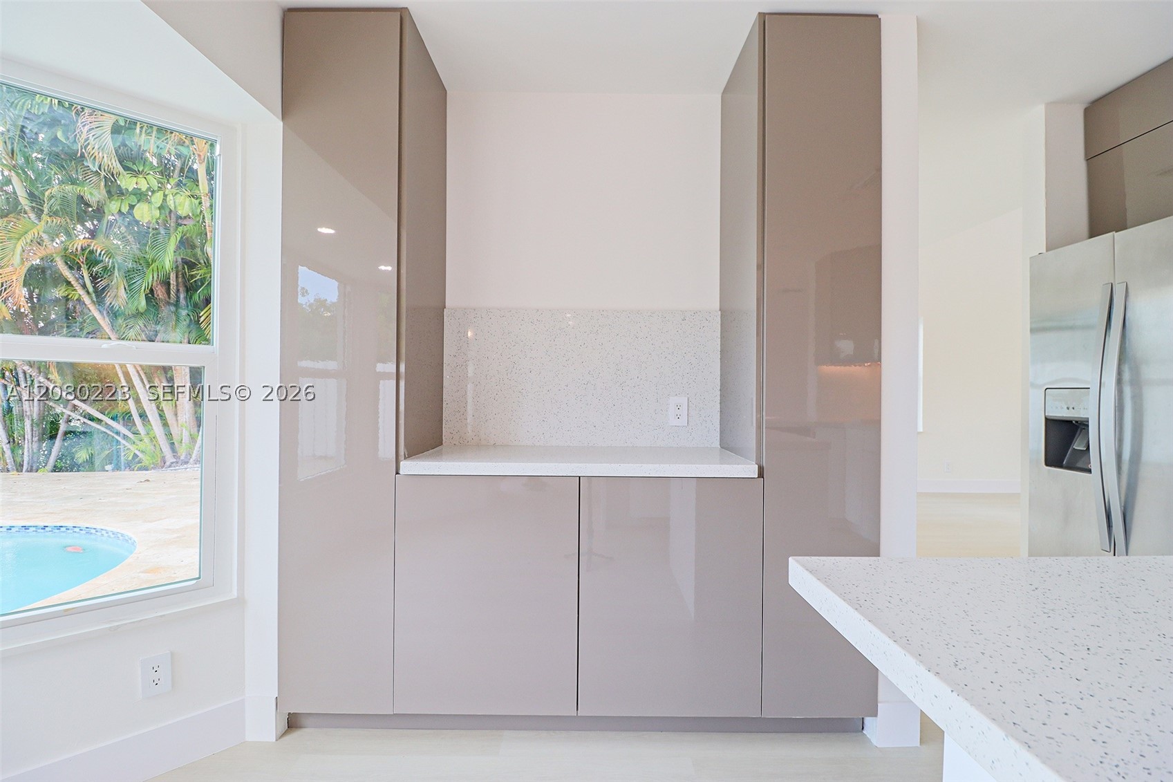10262 SW 9th Ln, Pembroke Pines FL 33025