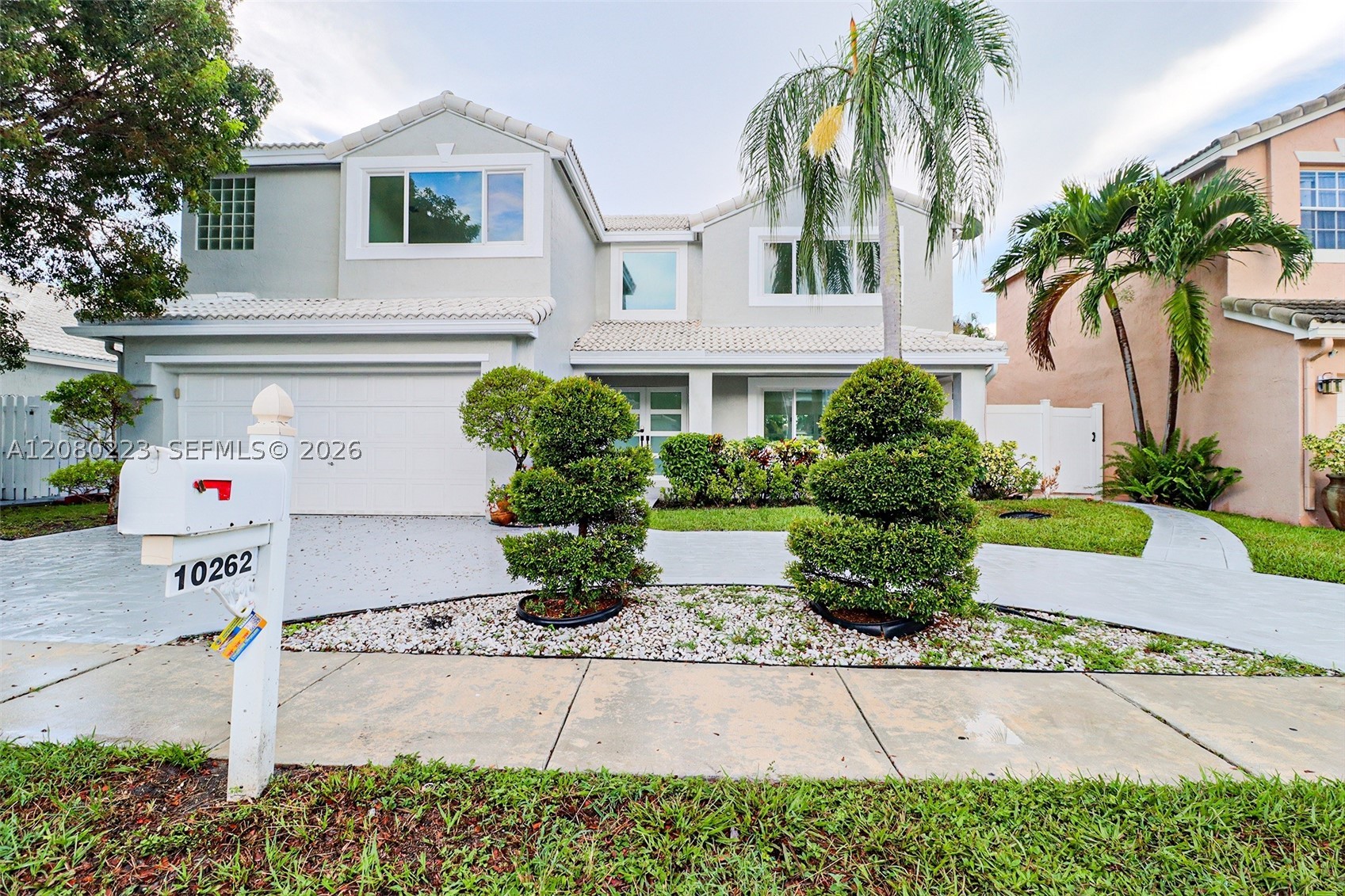 10262 SW 9th Ln, Pembroke Pines FL 33025