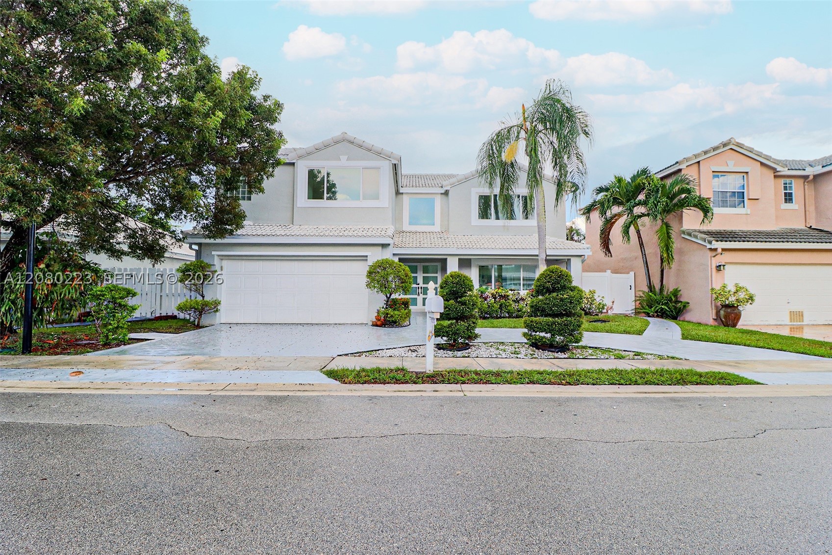 10262 SW 9th Ln, Pembroke Pines FL 33025