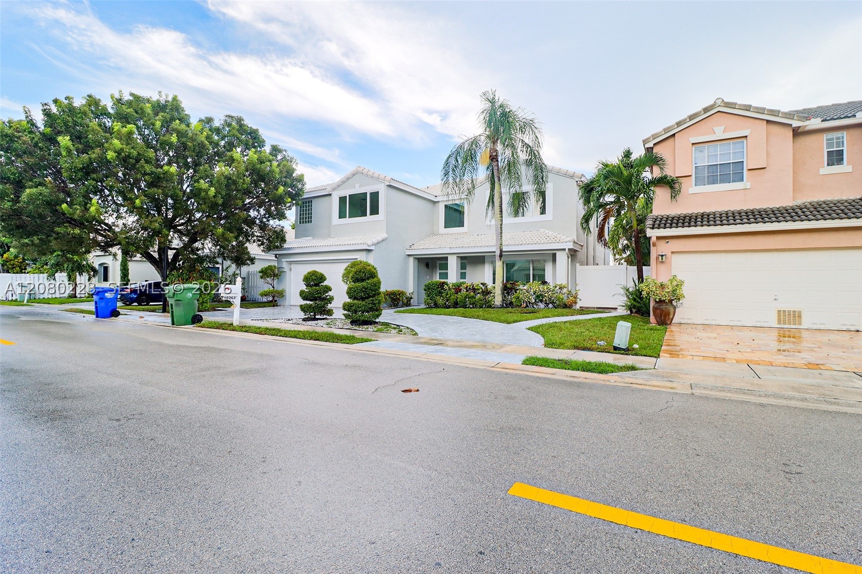 10262 SW 9th Ln, Pembroke Pines FL 33025