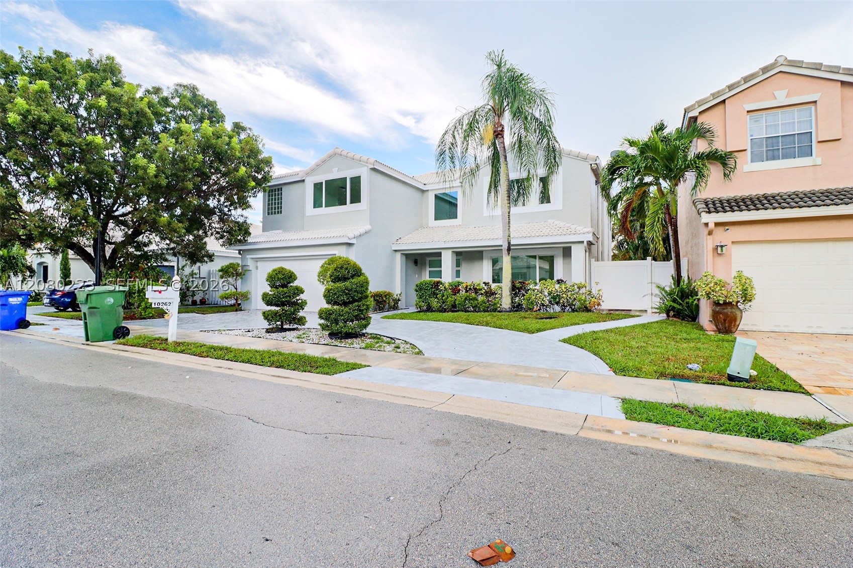 10262 SW 9th Ln, Pembroke Pines FL 33025