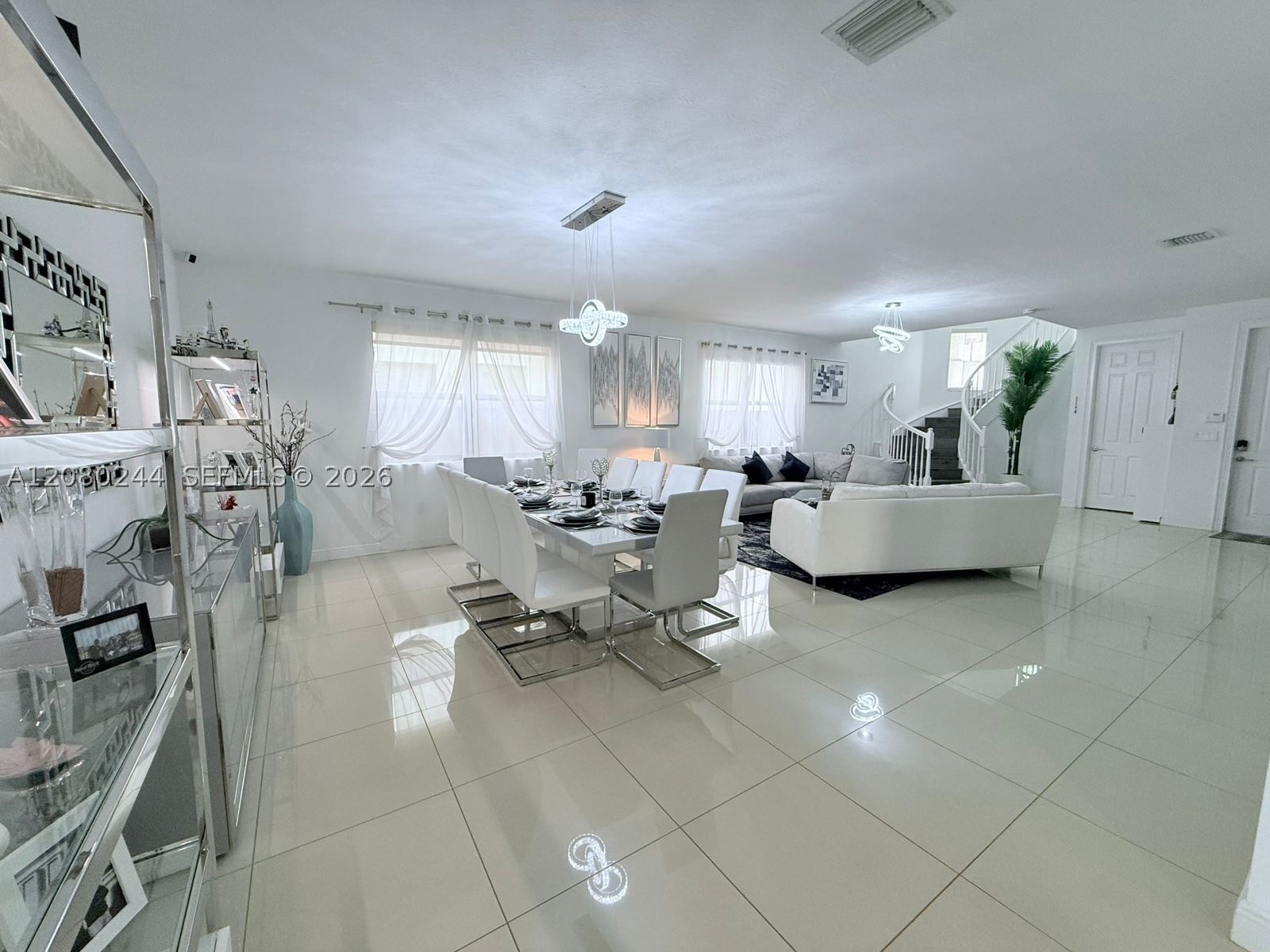 9907 NW 87th Ter, Doral FL 33178