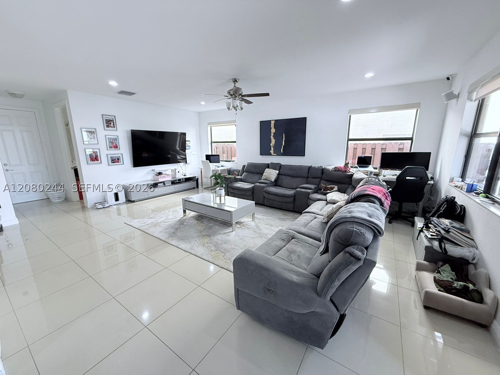 9907 NW 87th Ter, Doral FL 33178