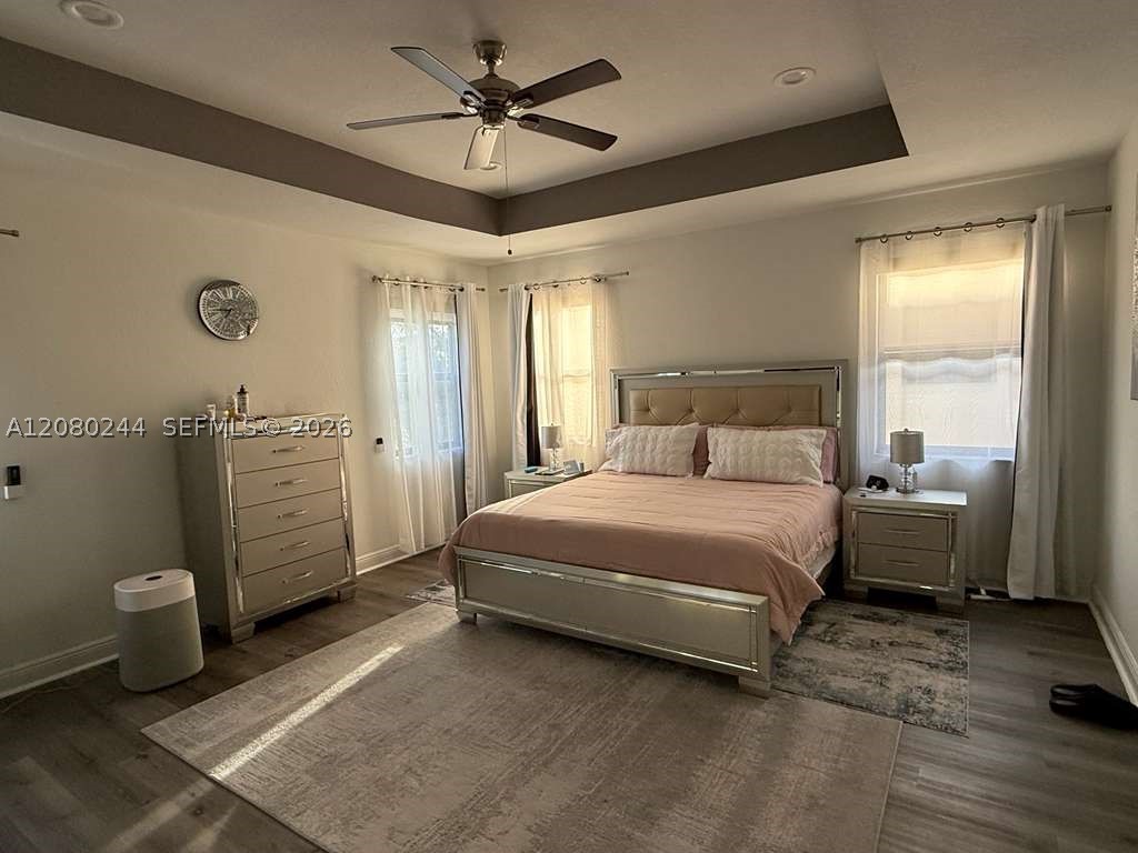 9907 NW 87th Ter, Doral FL 33178