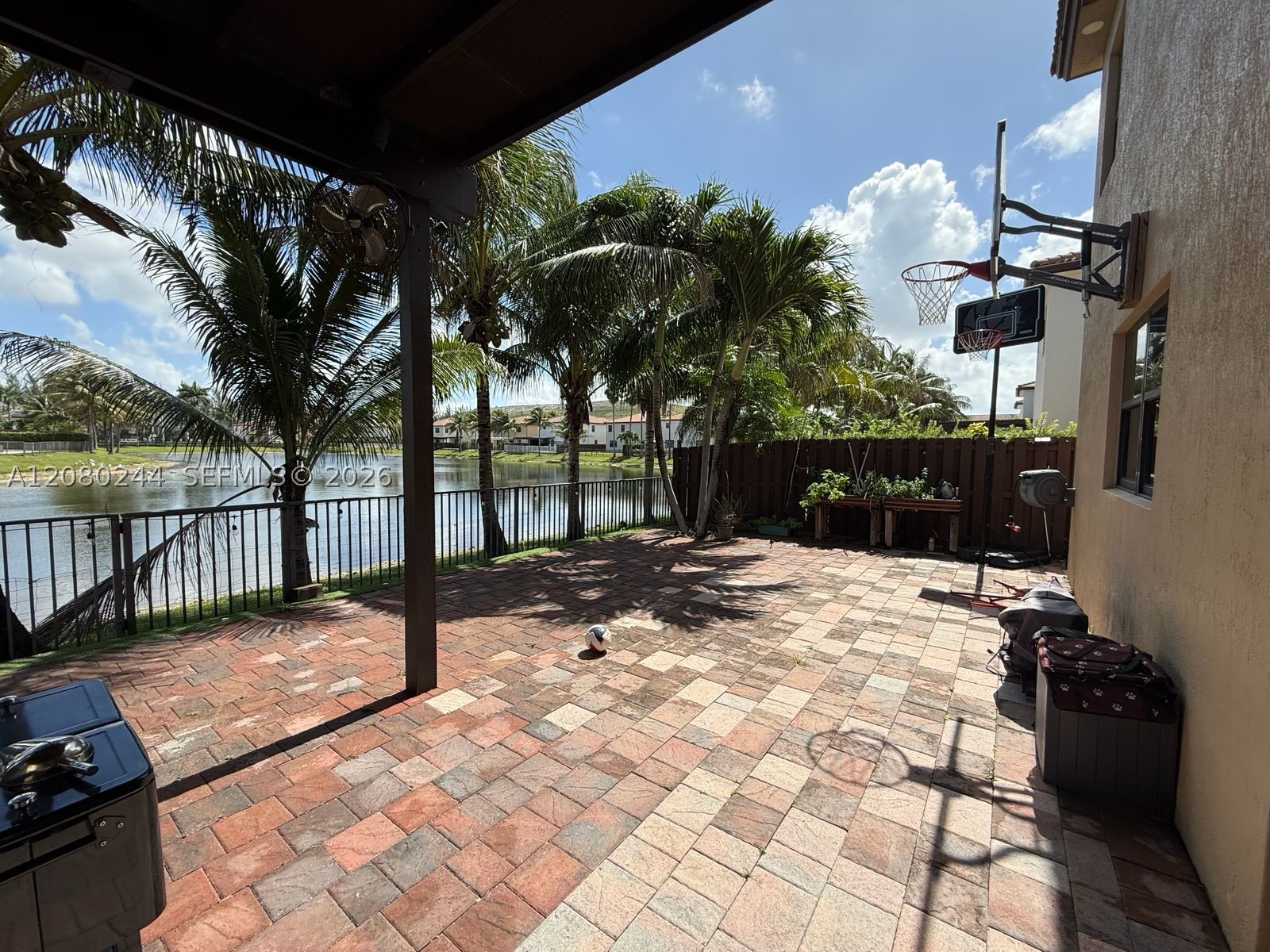 9907 NW 87th Ter, Doral FL 33178