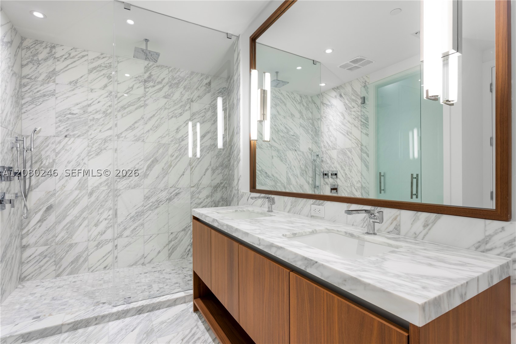 175 SE 25TH RD #2701, Miami FL 33129