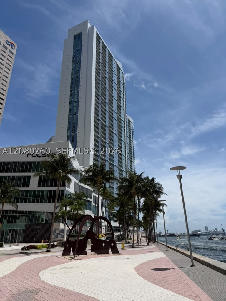 335 S Biscayne Blvd #3901, Miami FL 33131