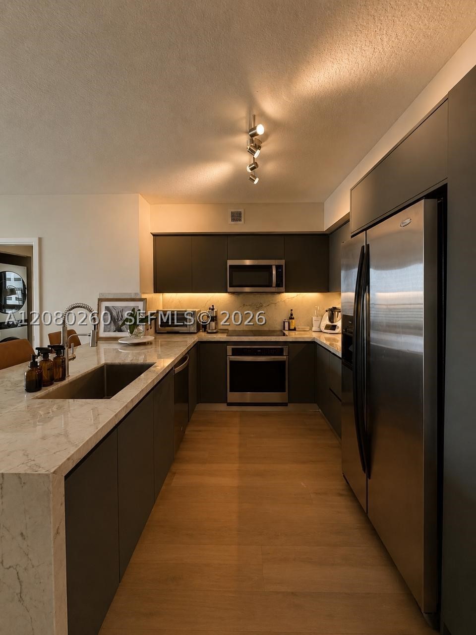 335 S Biscayne Blvd #3901, Miami FL 33131