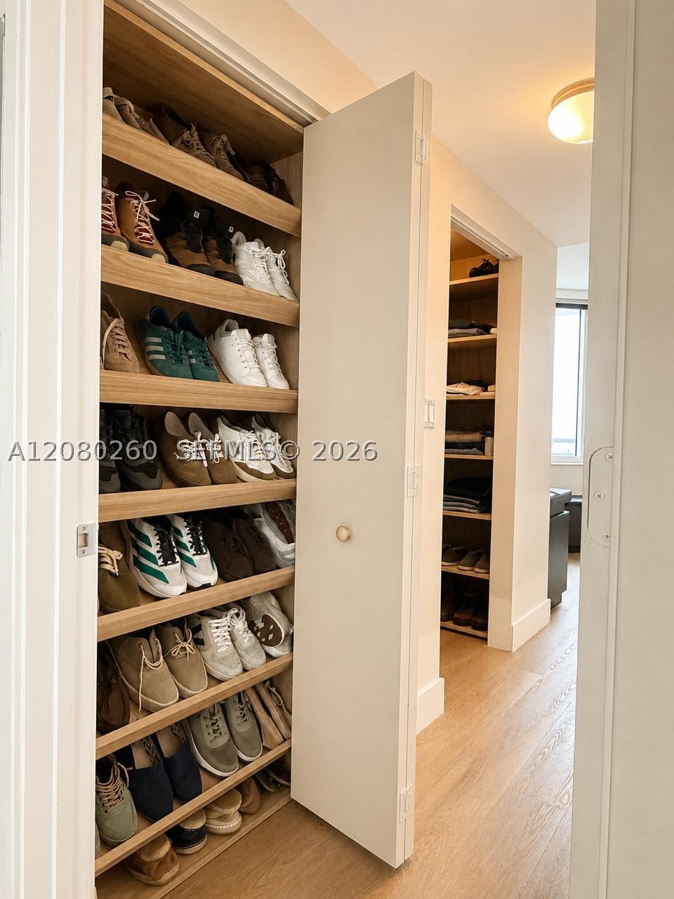 335 S Biscayne Blvd #3901, Miami FL 33131