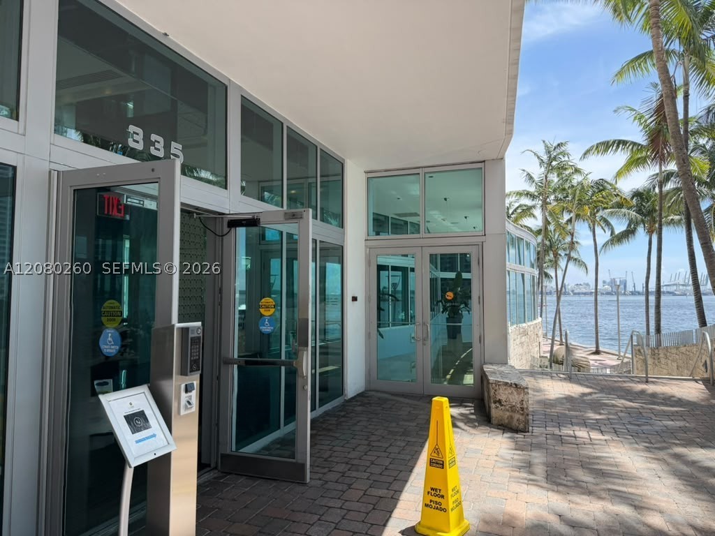 335 S Biscayne Blvd #3901, Miami FL 33131