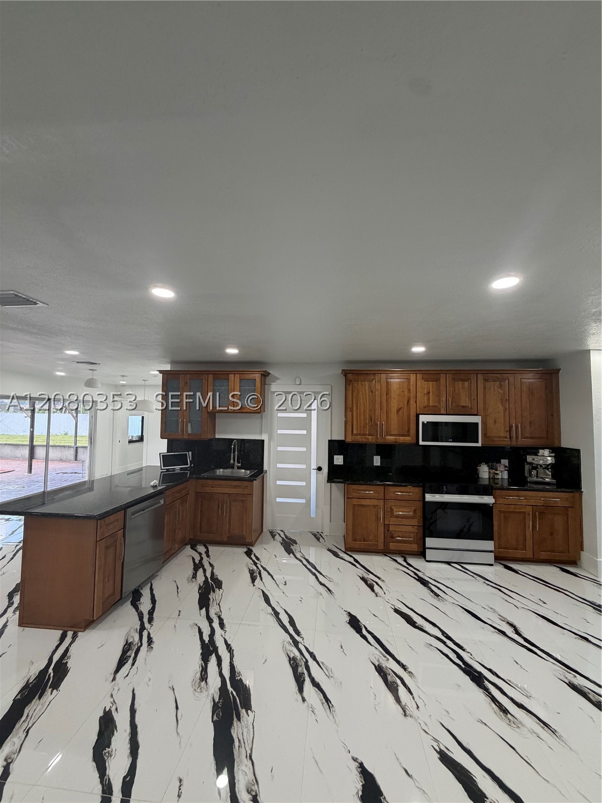 1422 NW 20th St, Homestead FL 33030