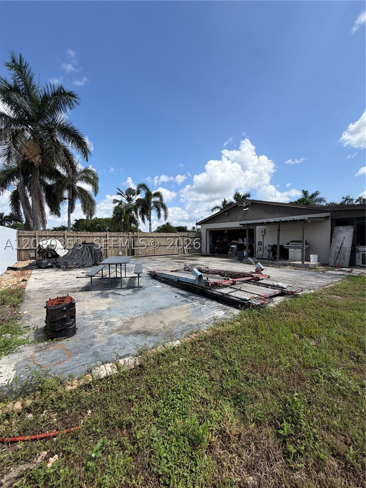 1422 NW 20th St, Homestead FL 33030