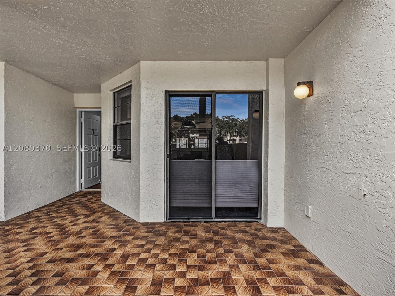 7518 Fairfax Dr #110, Tamarac FL 33321