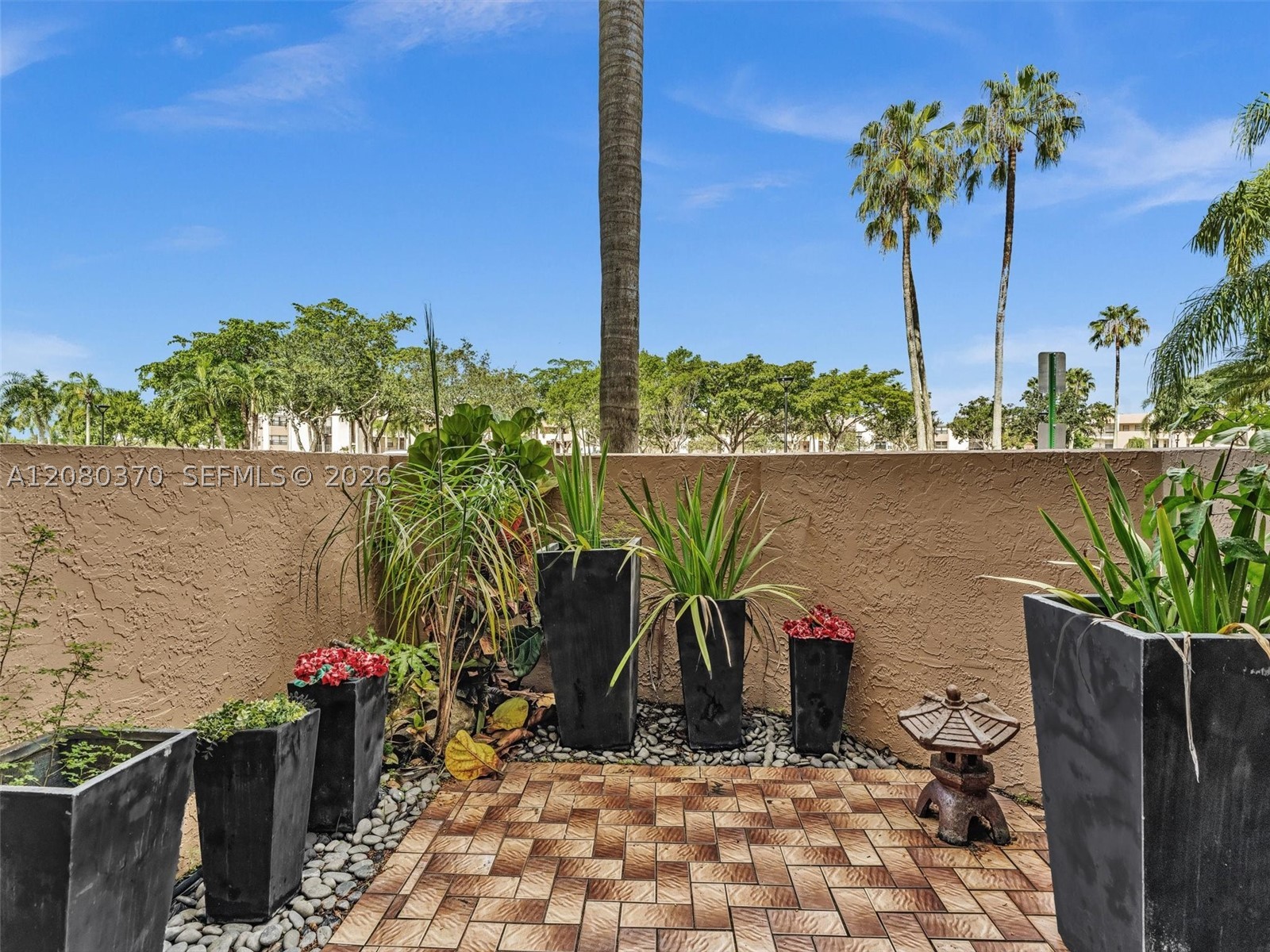 7518 Fairfax Dr #110, Tamarac FL 33321