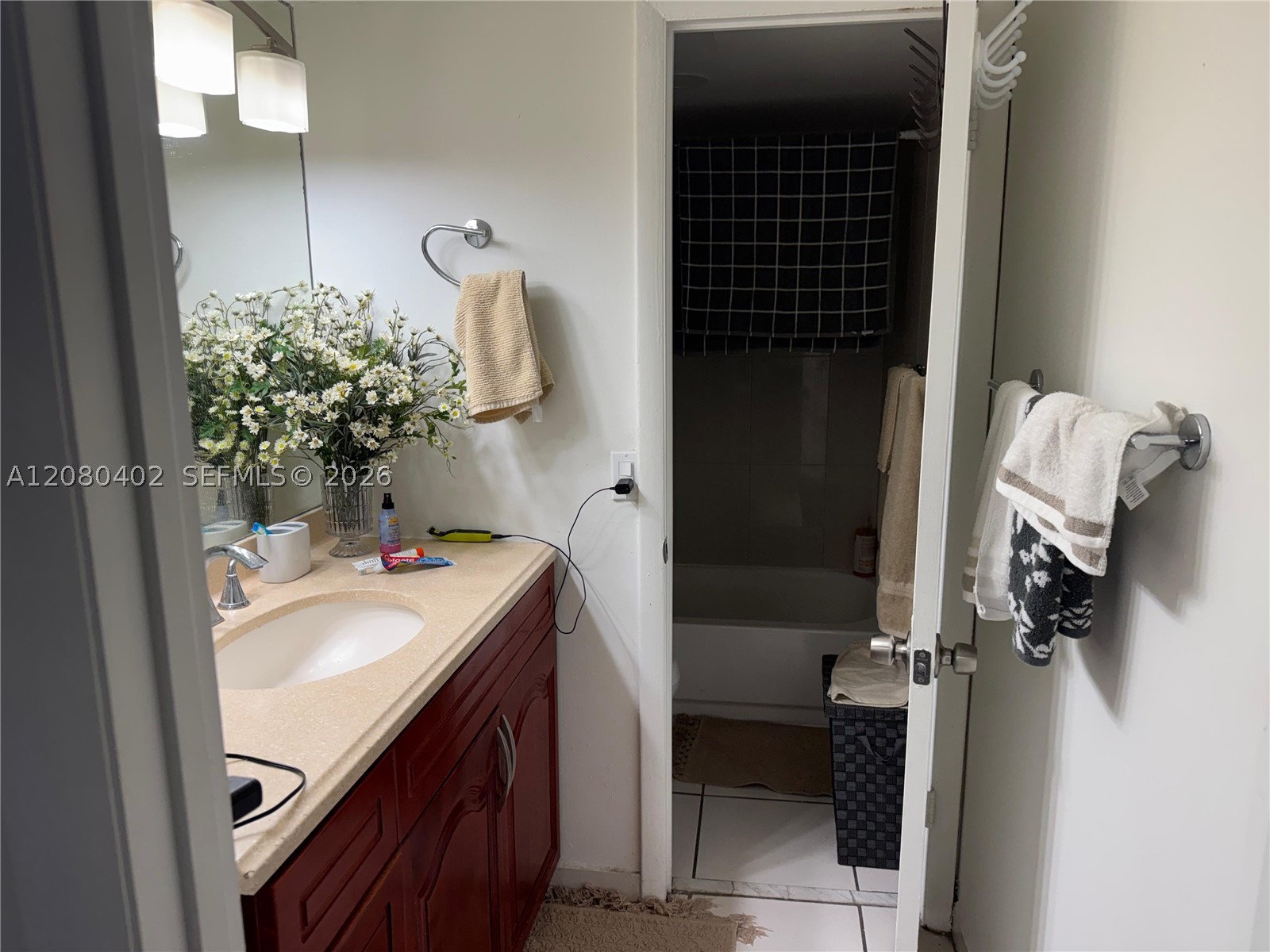 5050 NW 7th St #604, Miami FL 33126
