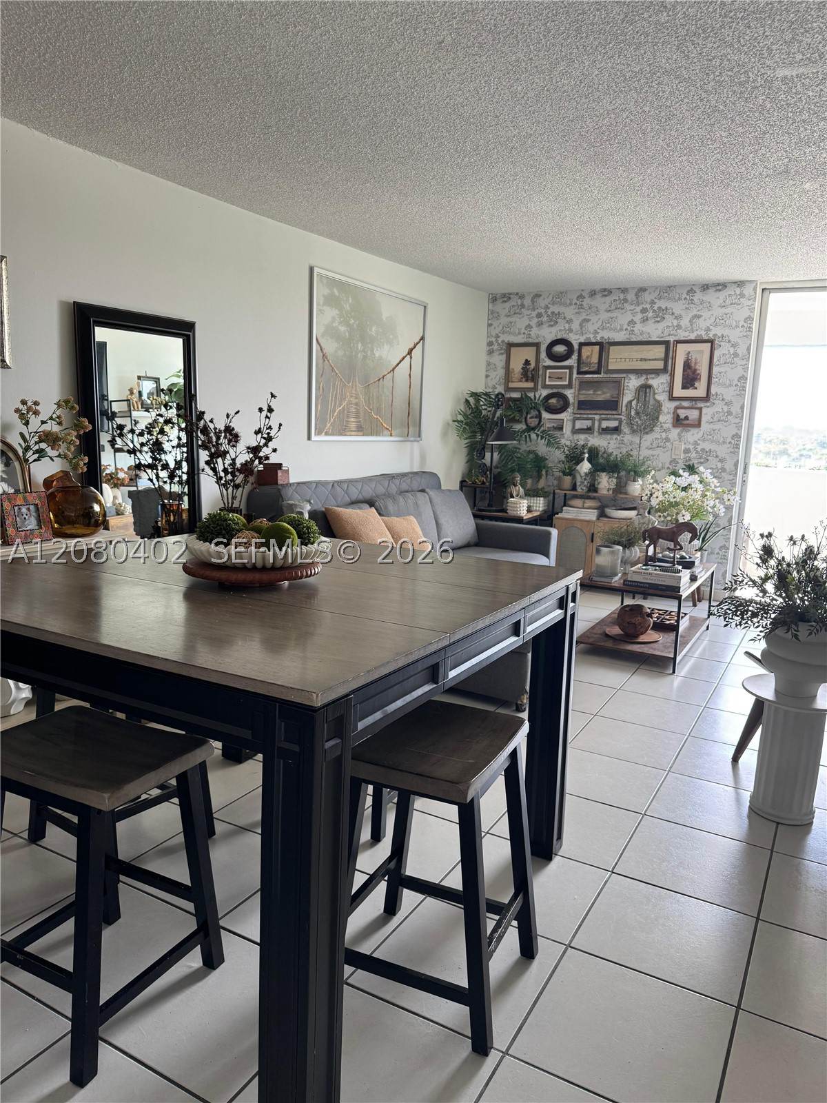 5050 NW 7th St #604, Miami FL 33126
