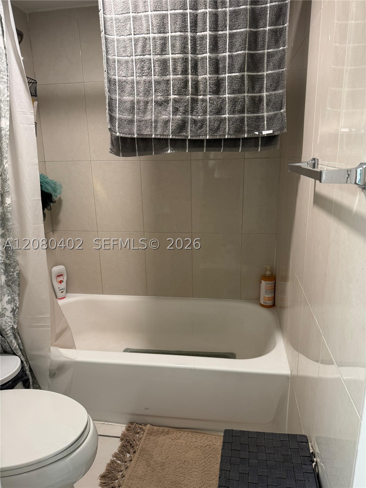 5050 NW 7th St #604, Miami FL 33126