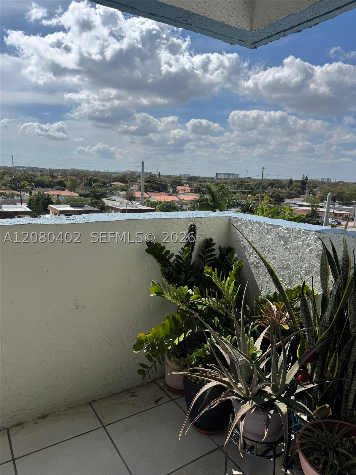 5050 NW 7th St #604, Miami FL 33126