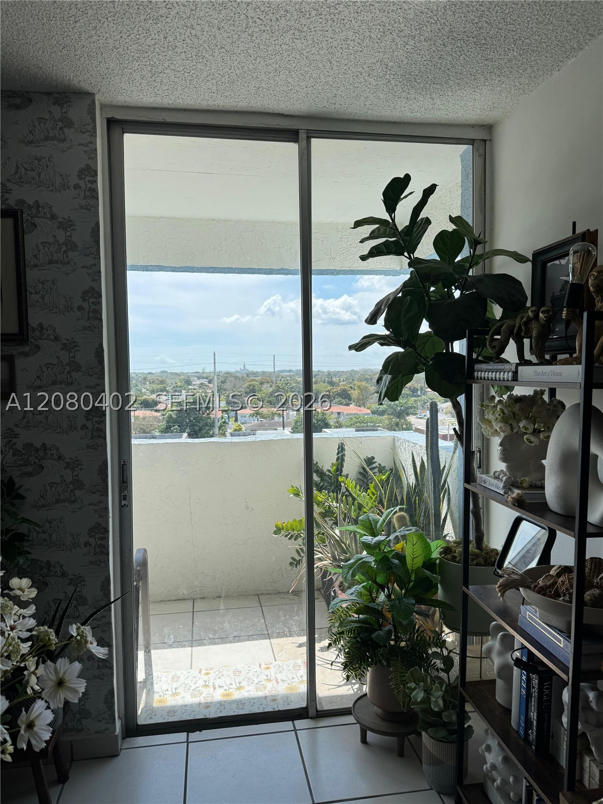 5050 NW 7th St #604, Miami FL 33126