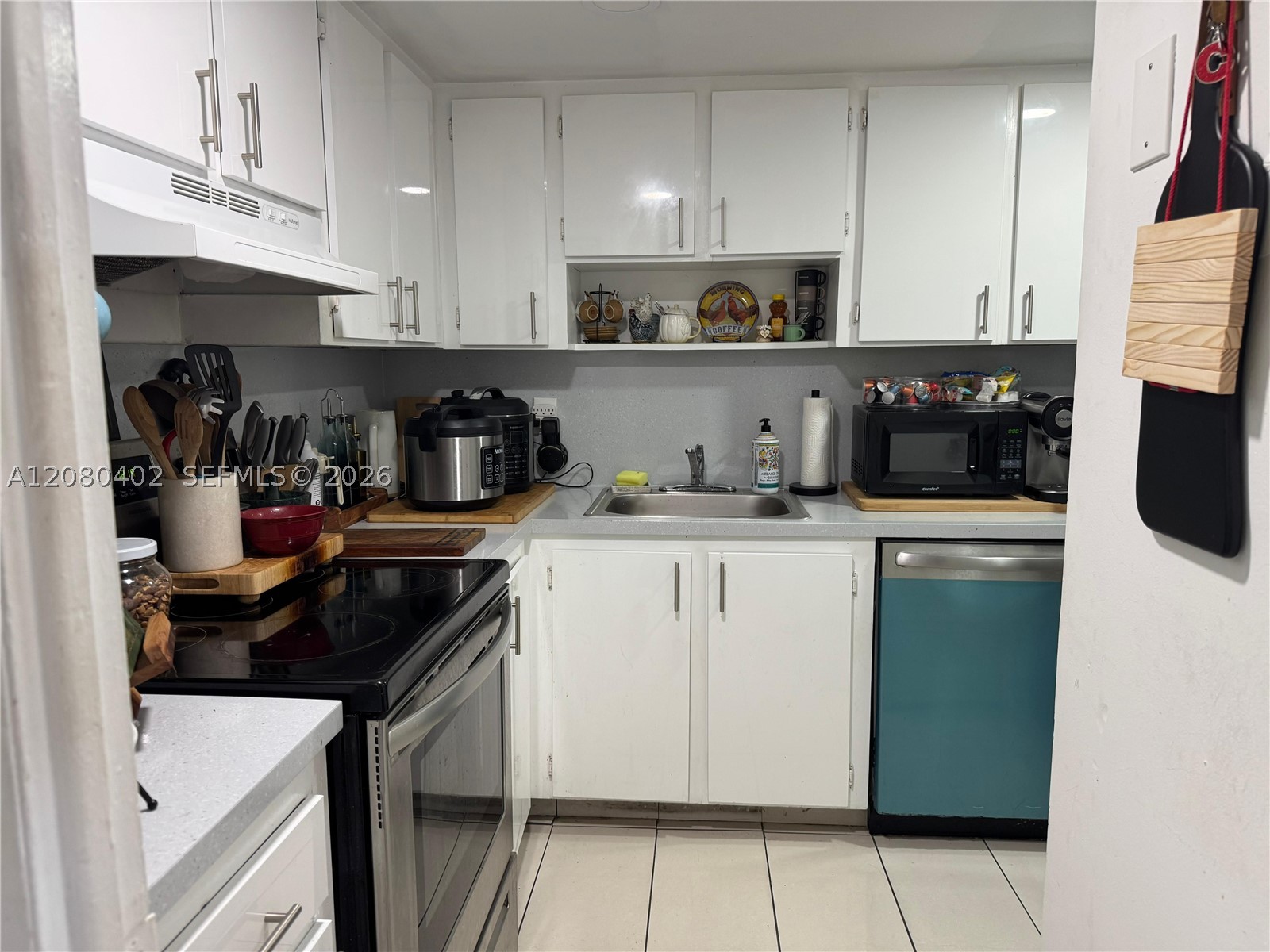 5050 NW 7th St #604, Miami FL 33126