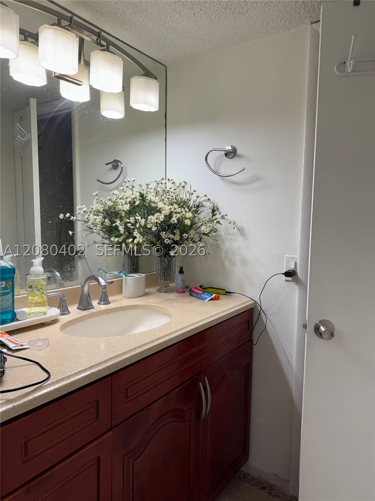 5050 NW 7th St #604, Miami FL 33126