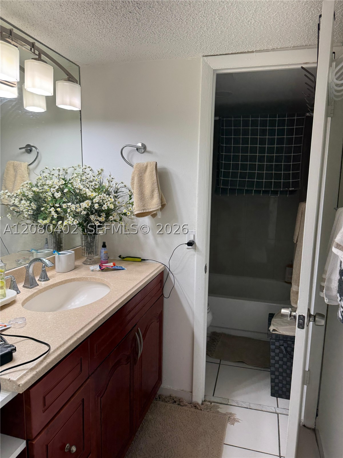 5050 NW 7th St #604, Miami FL 33126