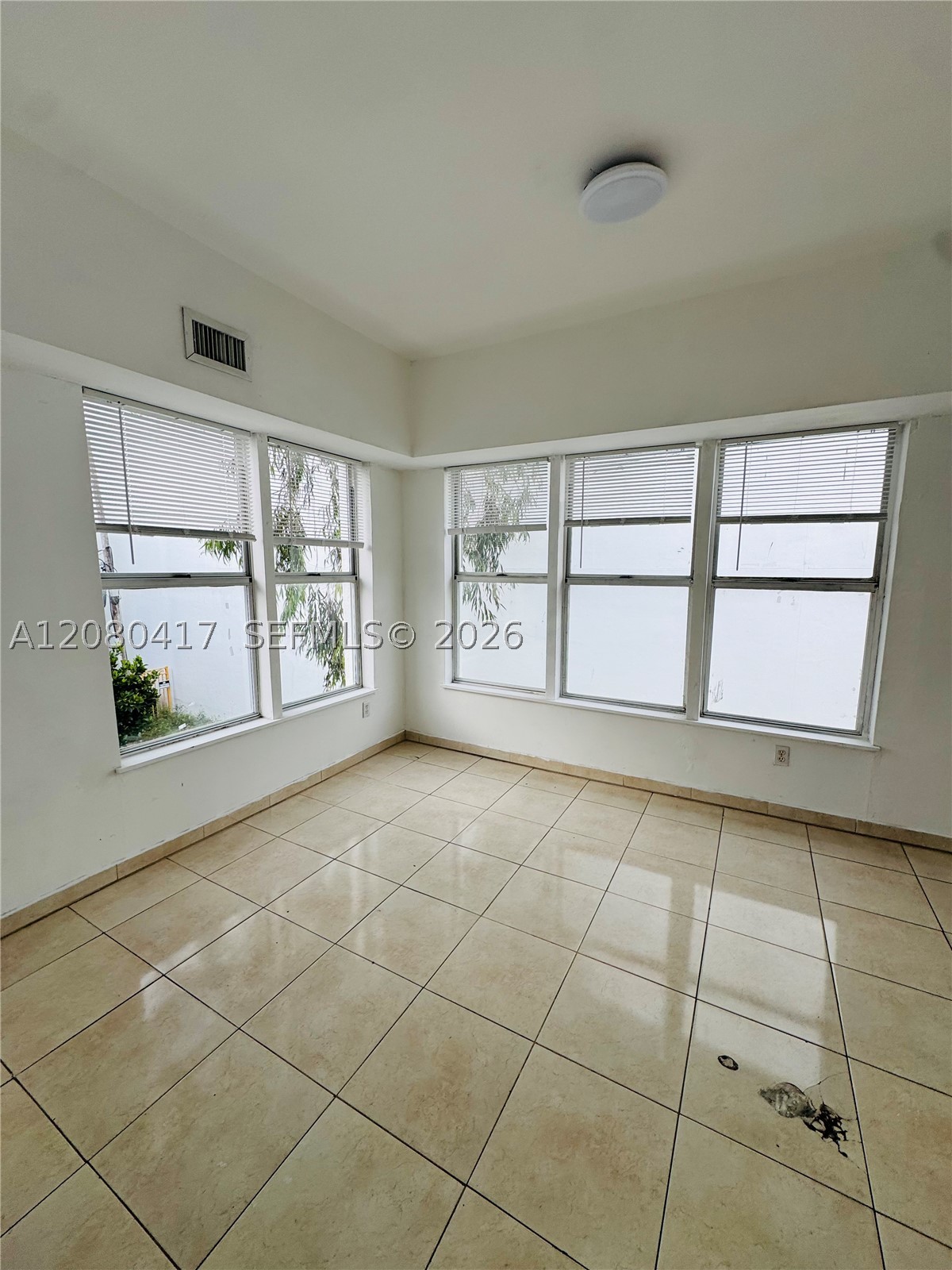227 1st St #8, Miami Beach FL 33139