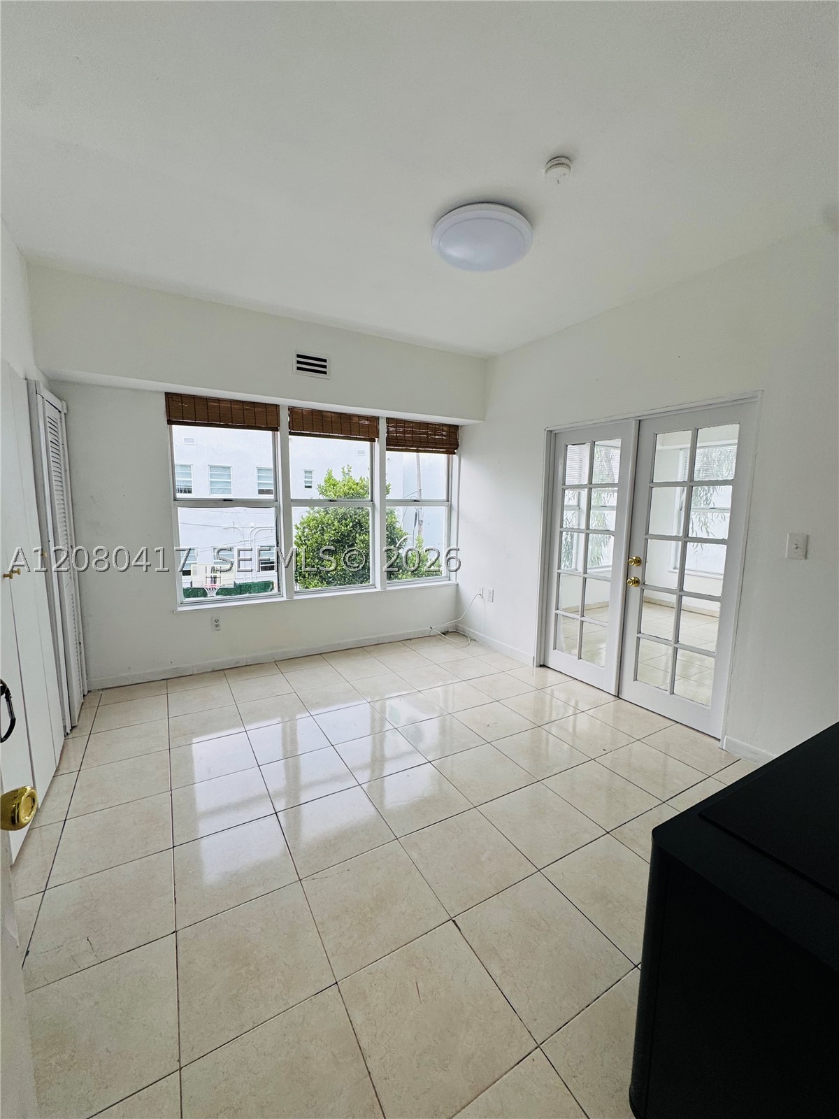 227 1st St #8, Miami Beach FL 33139