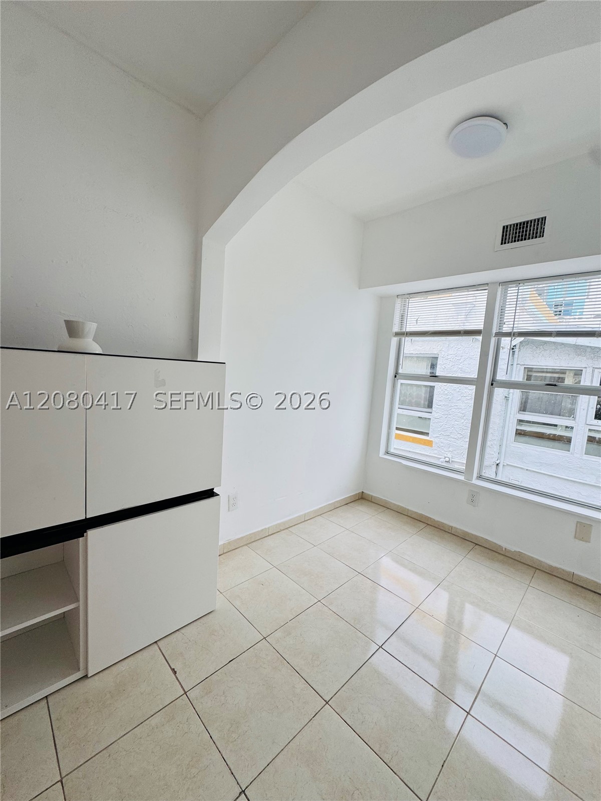 227 1st St #8, Miami Beach FL 33139