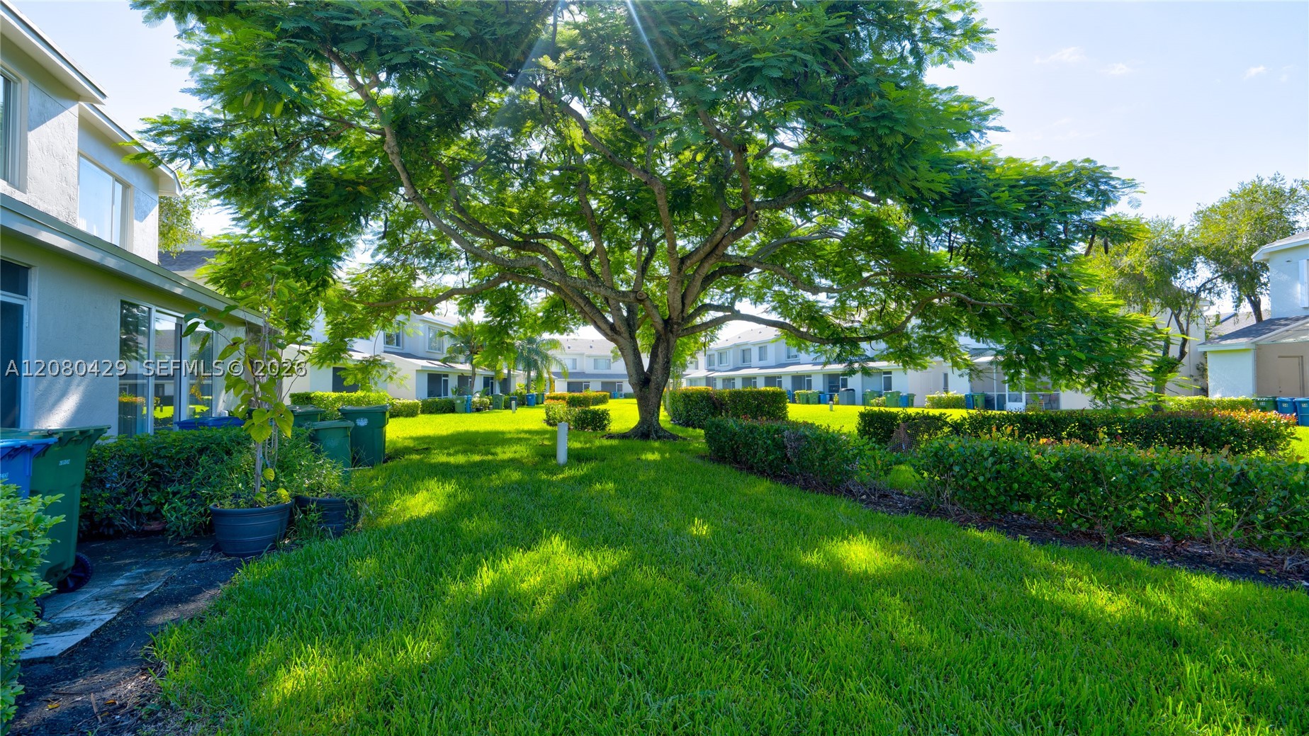 16676 Hemingway Dr, Weston FL 33326