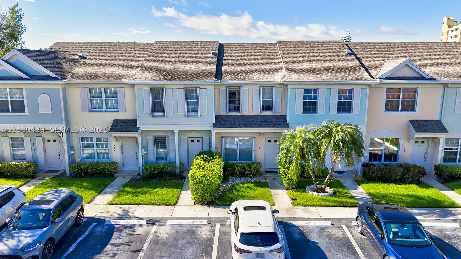 16676 Hemingway Dr, Weston FL 33326
