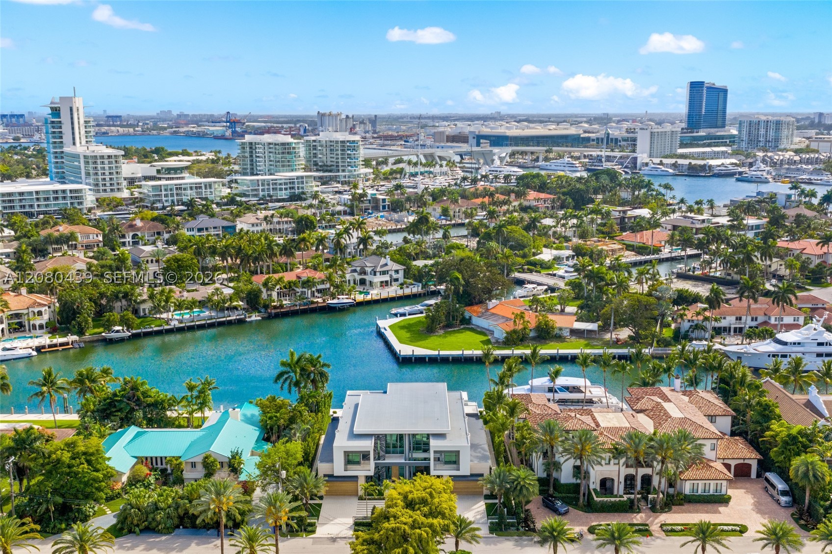 2560 Del Lago Dr, Fort Lauderdale FL 33316