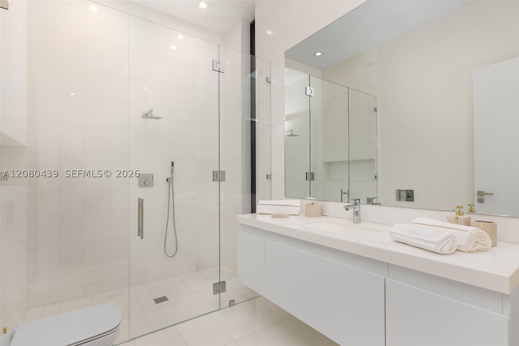 2560 Del Lago Dr, Fort Lauderdale FL 33316
