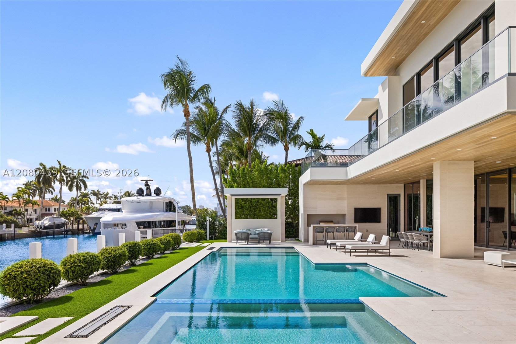2560 Del Lago Dr, Fort Lauderdale FL 33316