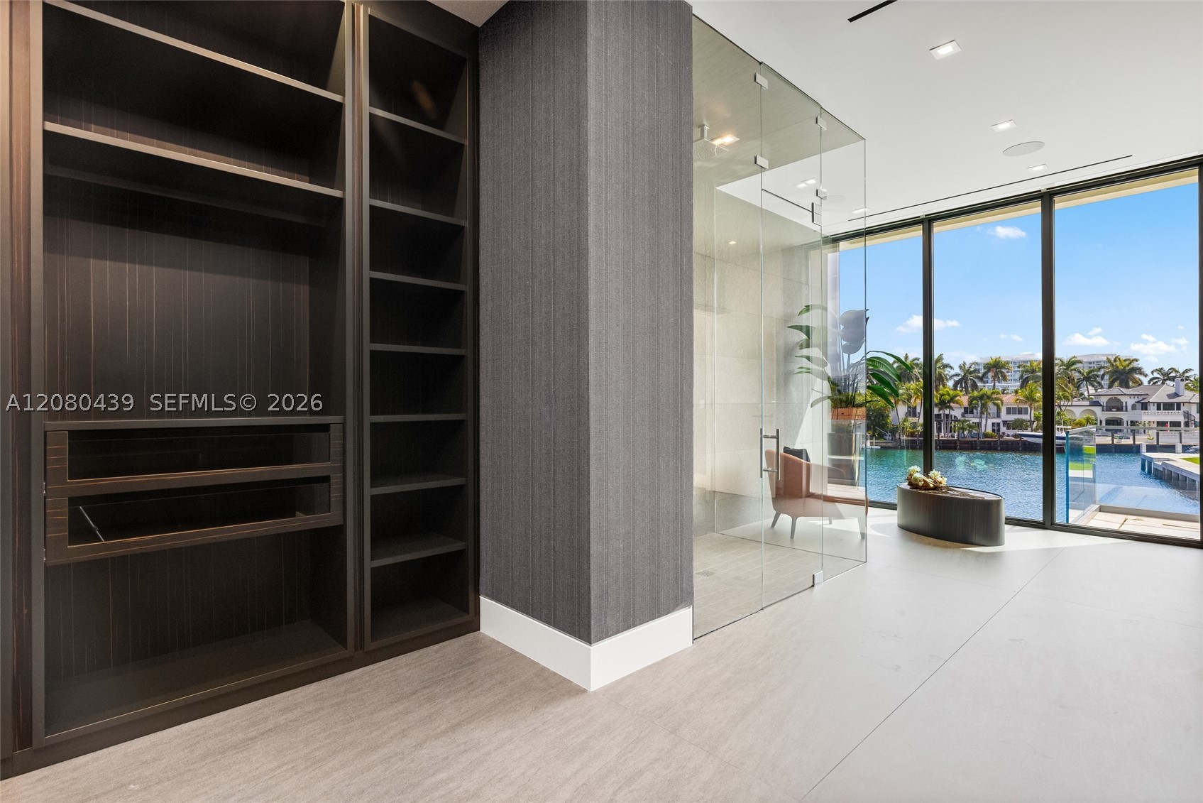 2560 Del Lago Dr, Fort Lauderdale FL 33316