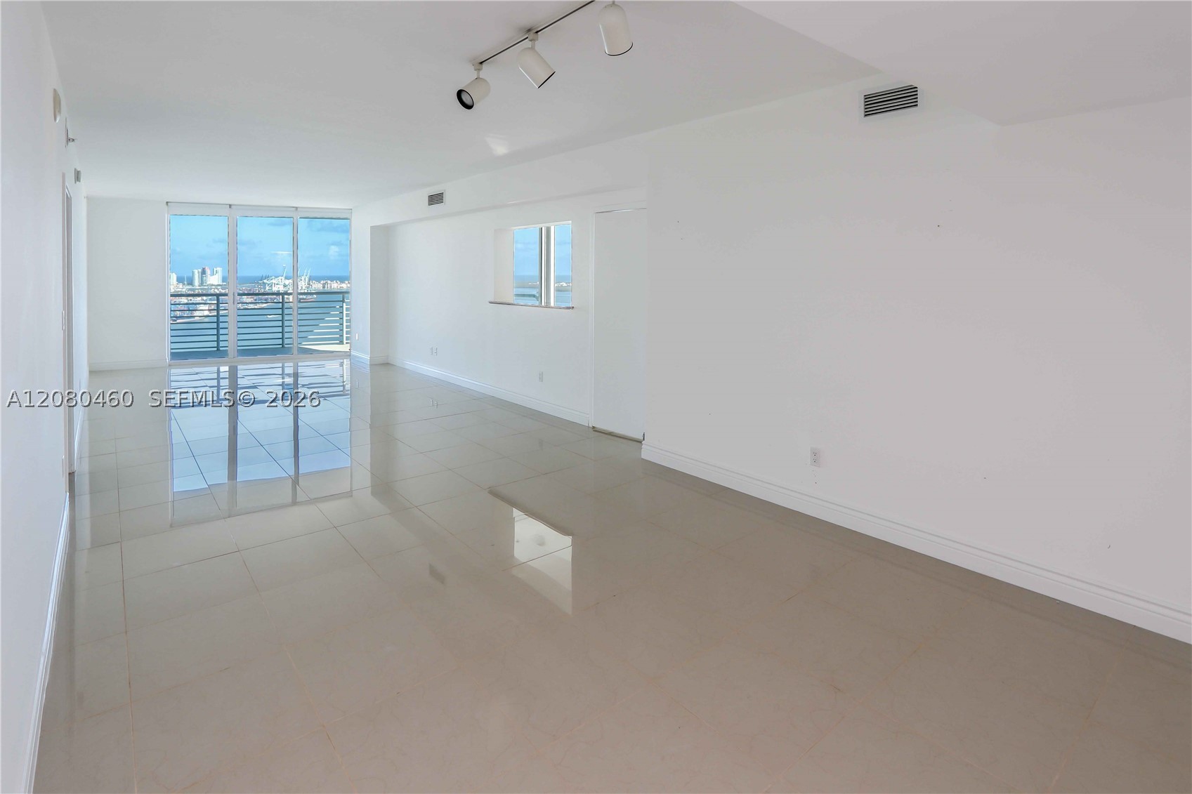 335 S Biscayne Blvd #3709, Miami FL 33131