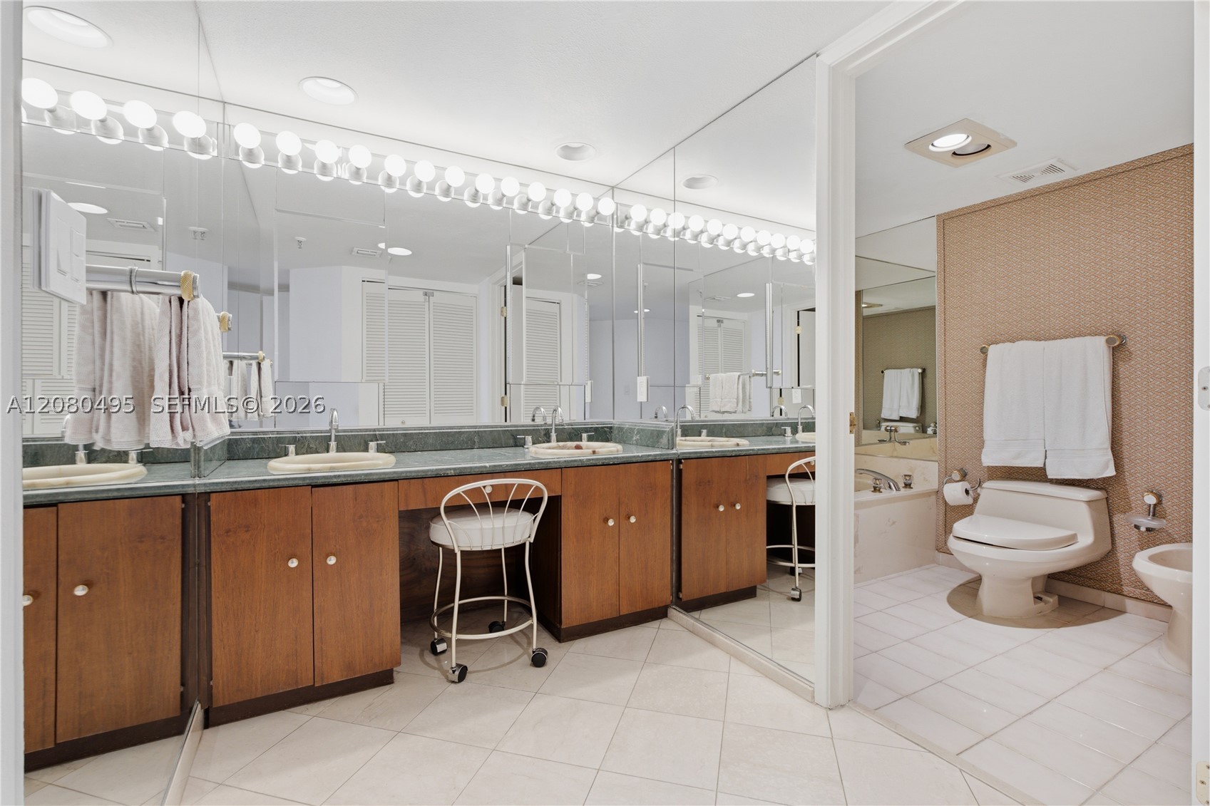 520 Brickell Key Dr #A1616, Miami FL 33131