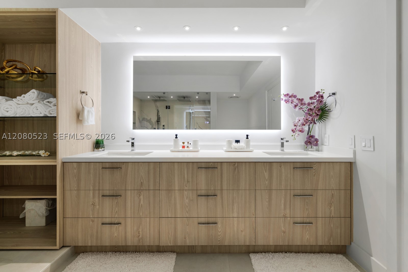 450 Alton Rd #2505, Miami Beach FL 33139