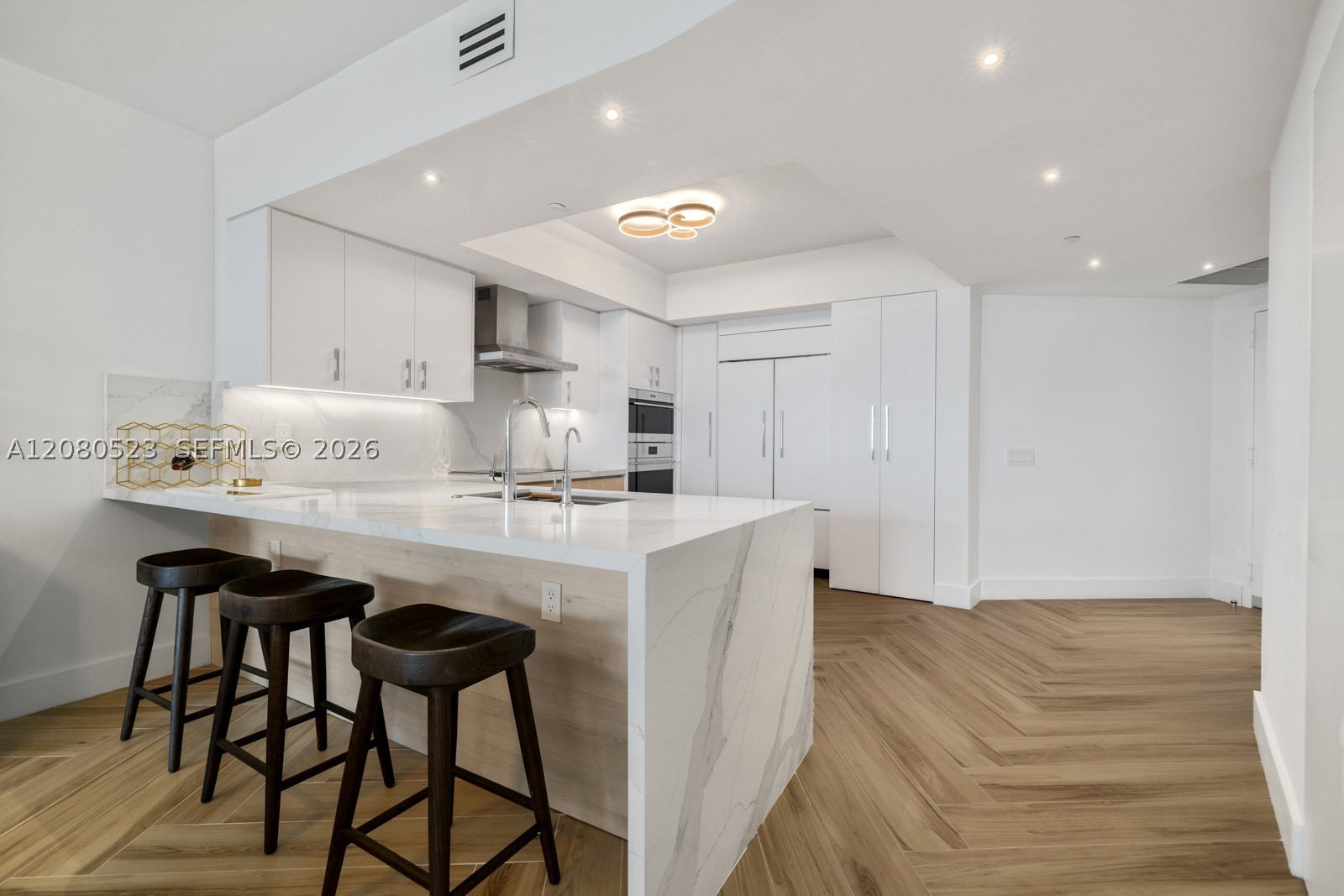 450 Alton Rd #2505, Miami Beach FL 33139