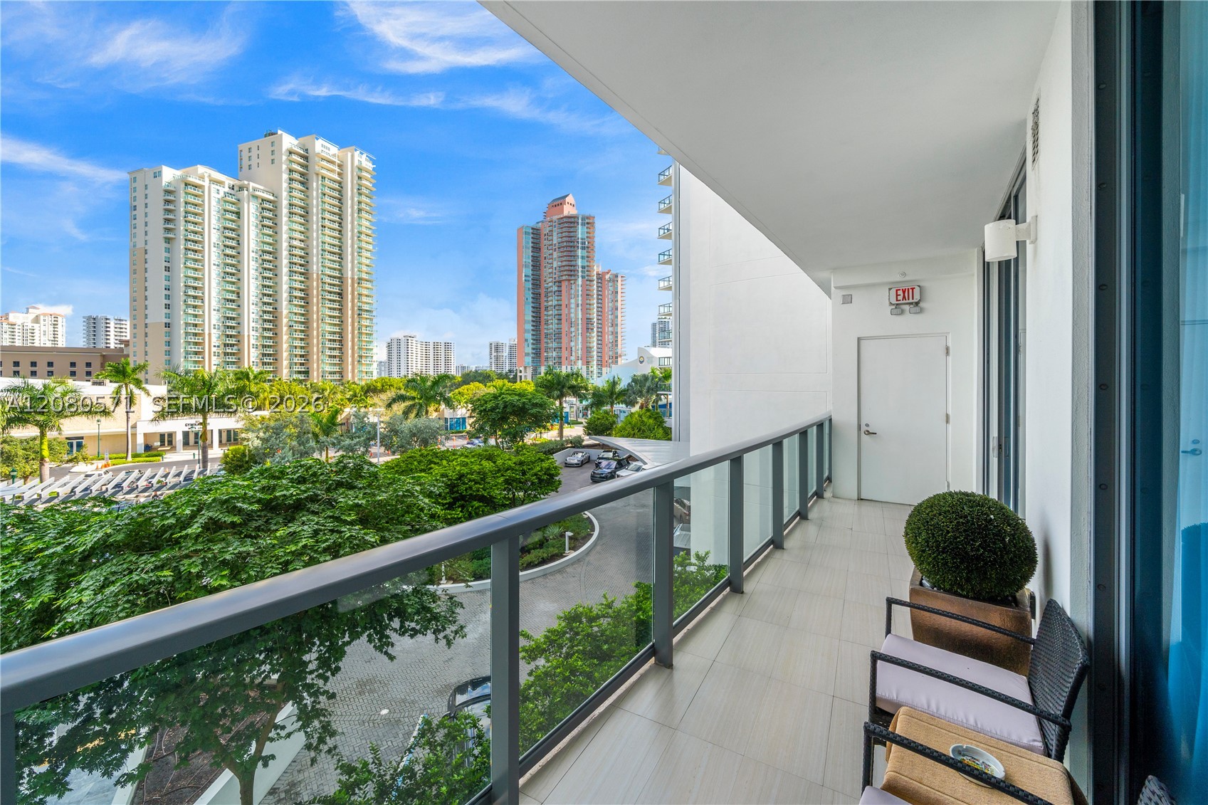 3300 NE 188th St #312, Aventura FL 33180