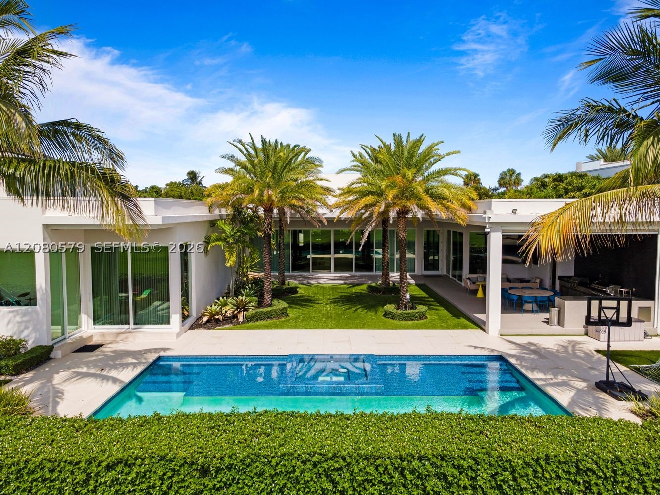 3939 Country Club Ln, Fort Lauderdale FL 33308