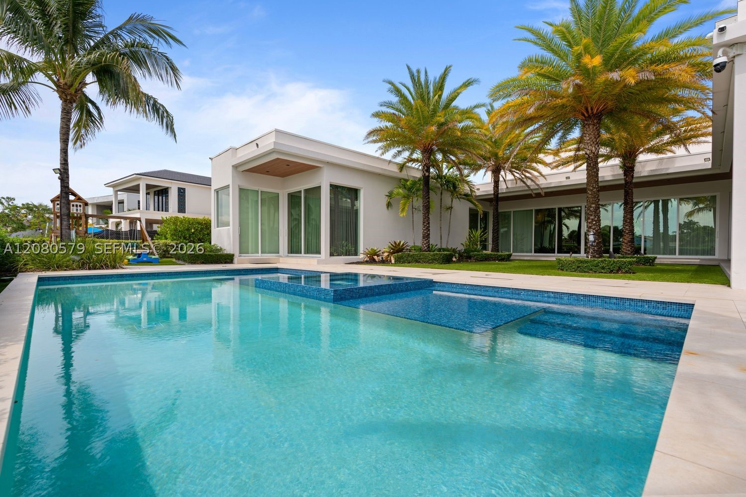 3939 Country Club Ln, Fort Lauderdale FL 33308
